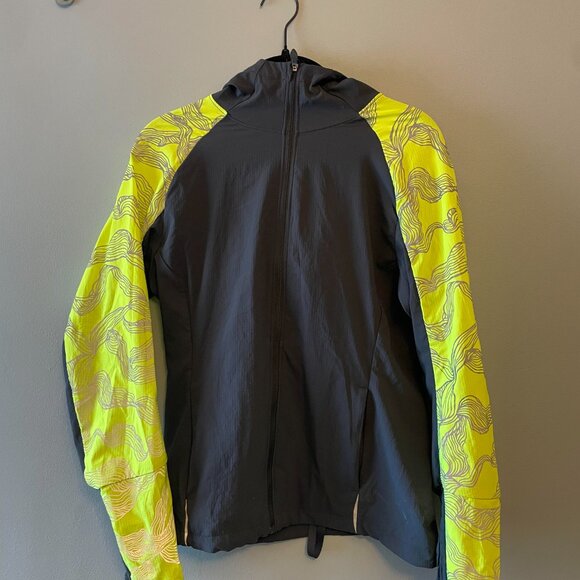 Brooks Nightlife High Visibility Running Jacket, Women's Small - Picture 2 of 5